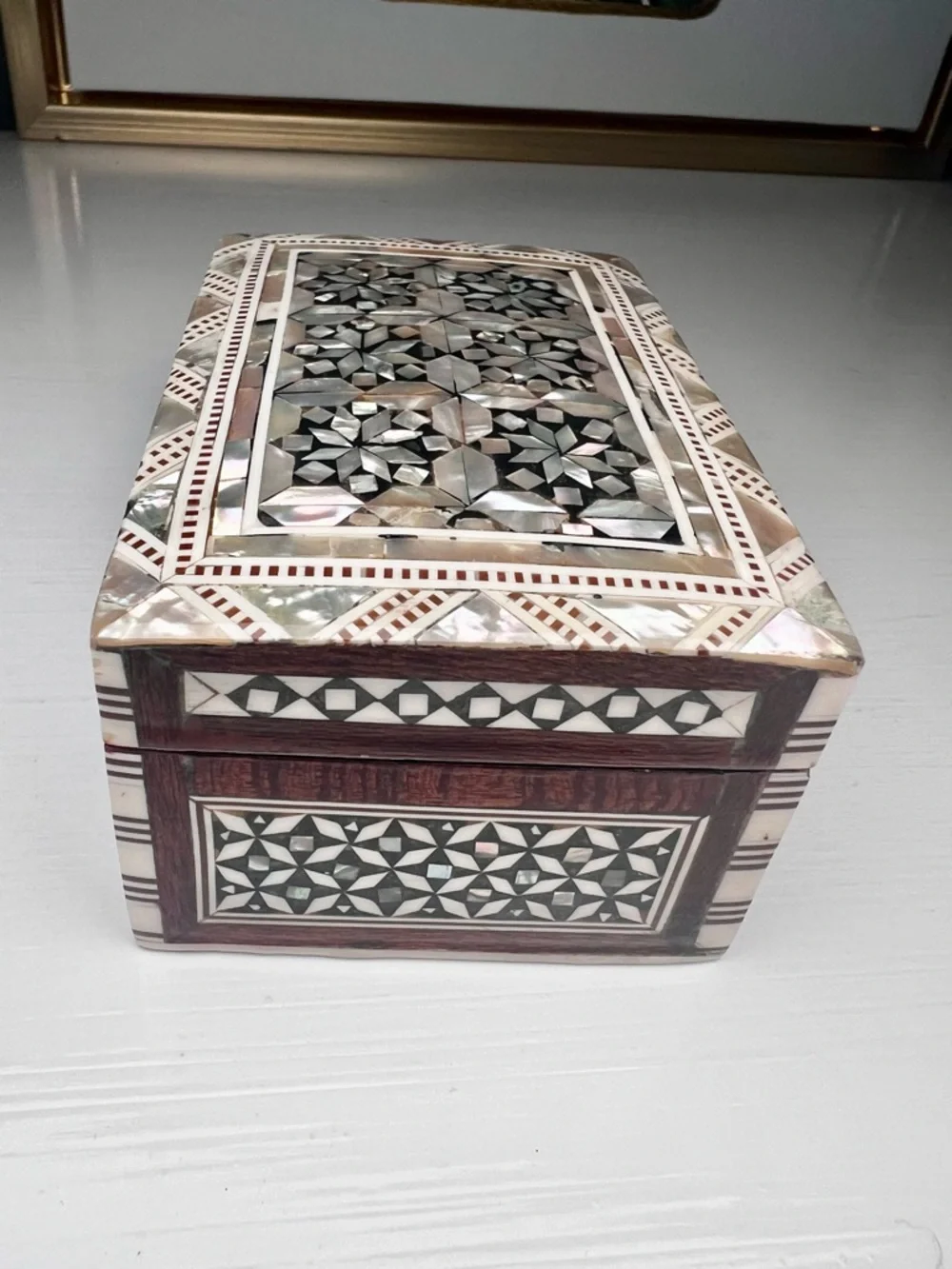 Vintage EUC Inlaid Egyptian Mother of Pearl Inlay Decorative Wooden Trinket Box